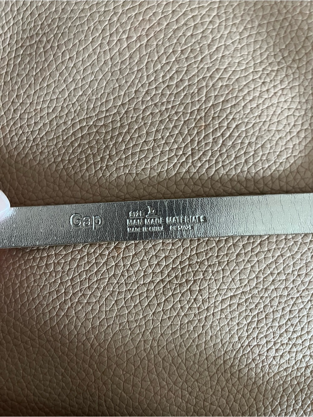 GAP Women’s Shiny Gold Skinny Belt size large (43”)